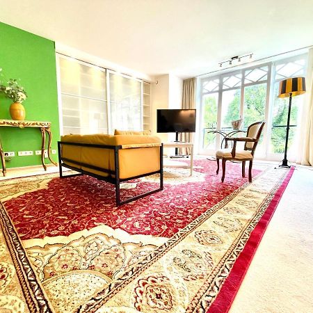 Doppelzimmer Gartenblick Villa Julian Аурих Экстерьер фото